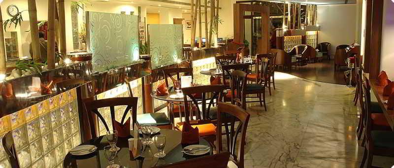 Ramee California Hotel Манама Екстериор снимка