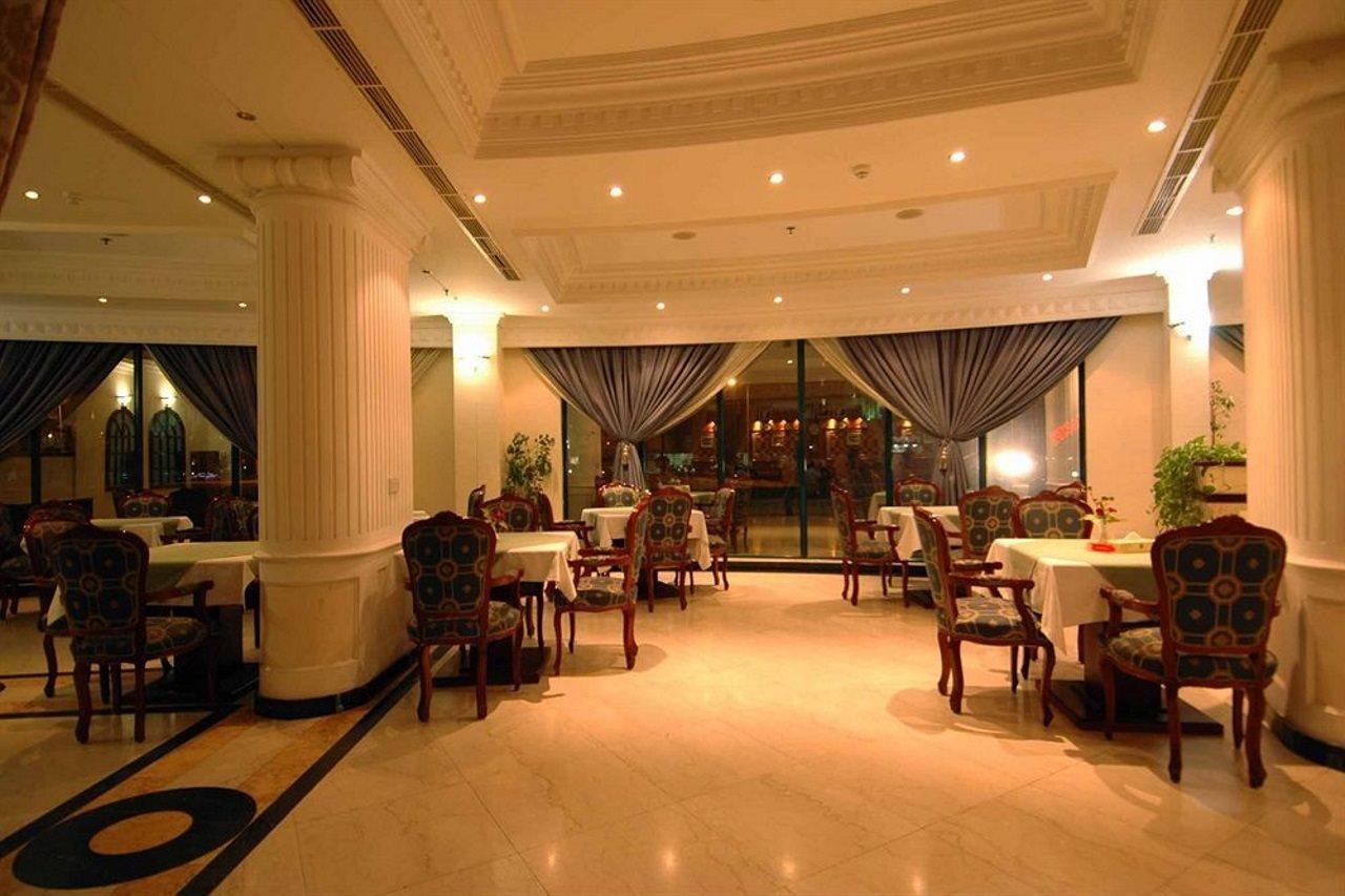 Ramee California Hotel Манама Ресторант снимка