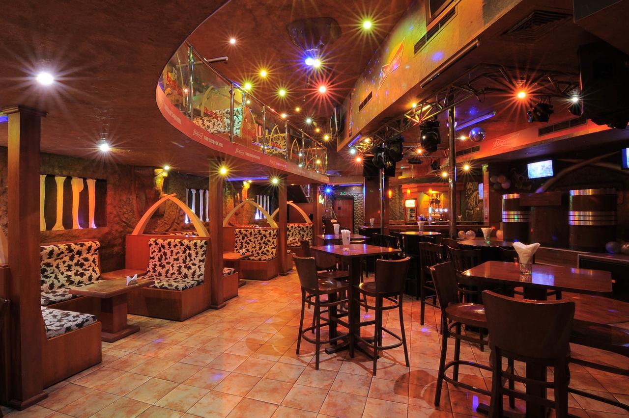 Ramee California Hotel Манама Екстериор снимка