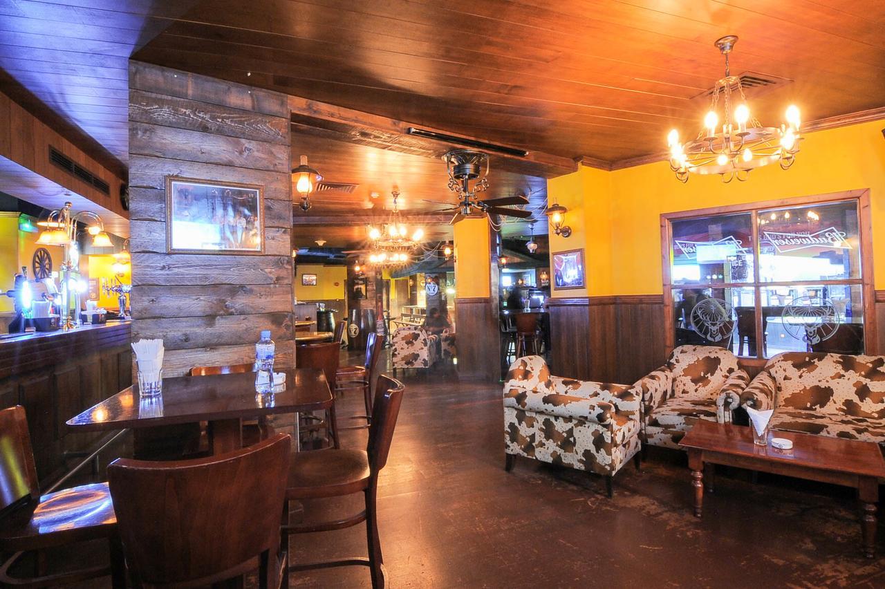 Ramee California Hotel Манама Екстериор снимка