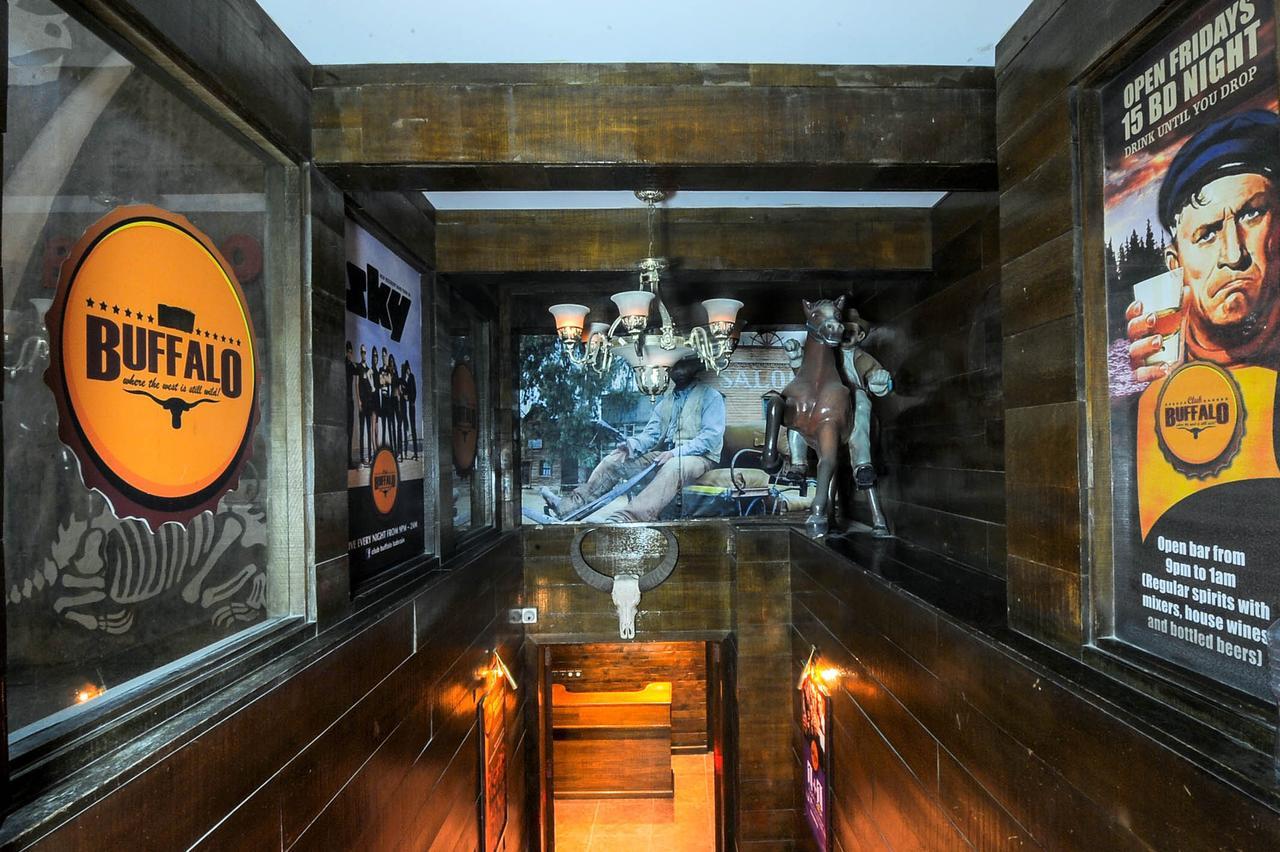 Ramee California Hotel Манама Екстериор снимка