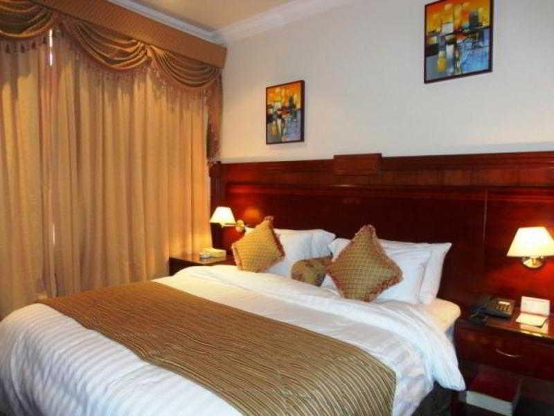 Ramee California Hotel Манама Екстериор снимка